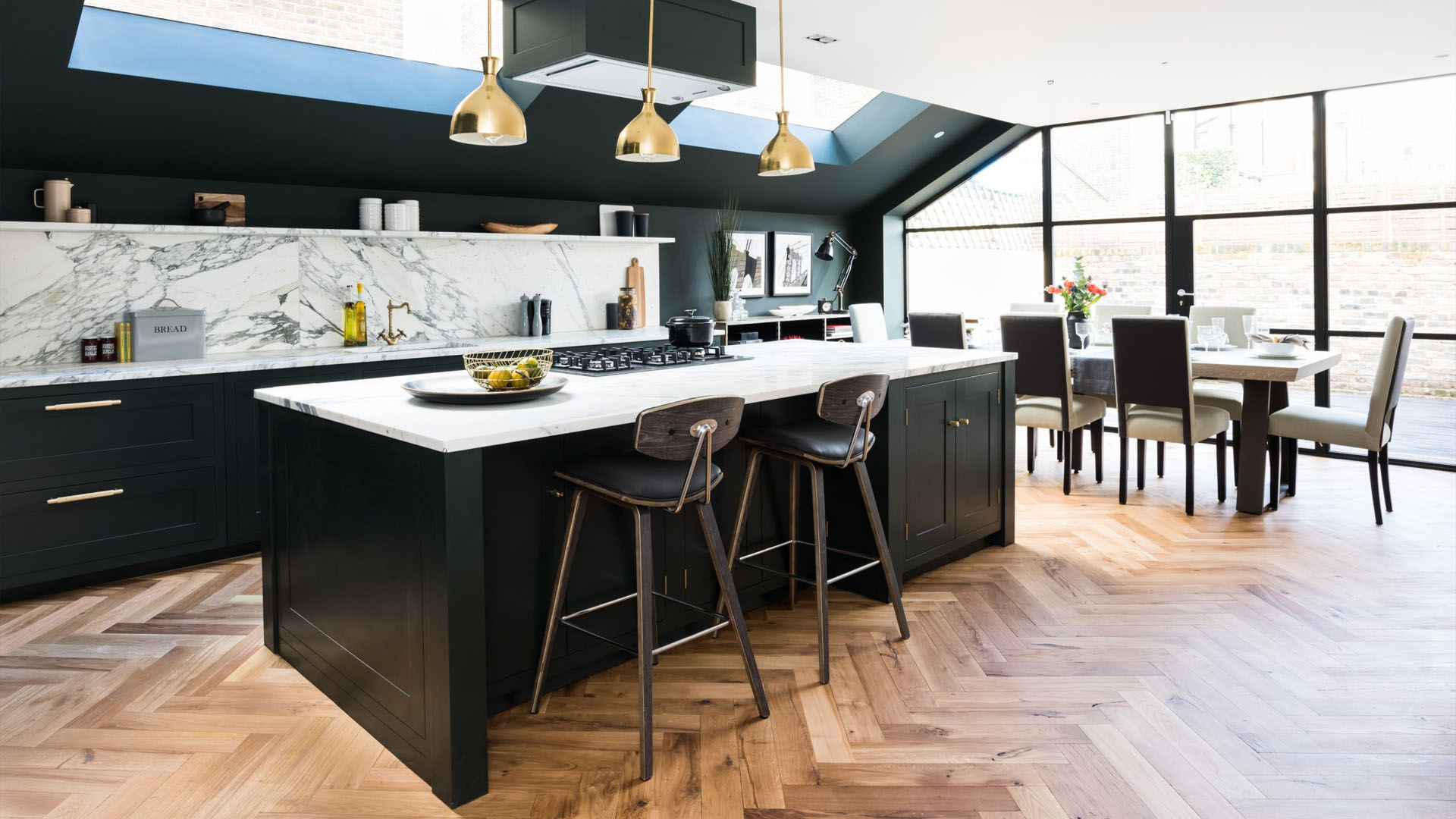 آیا پارکت برای آشپزخانه مناسب است؟ بررسی مزایا و معایب